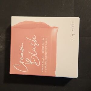 Dominique cosmetics Cream blush in tone soft pink